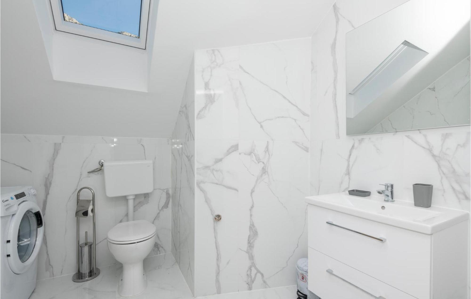 Nice Apartment In Podaca With Wi-Fi Exteriér fotografie